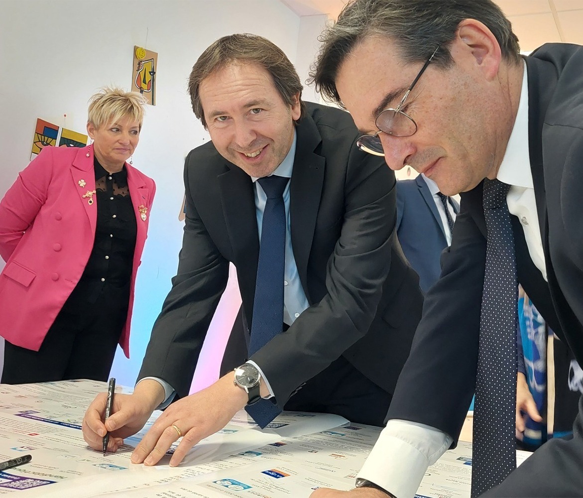 Signature de la « CHARTE ROMAIN JACOB »